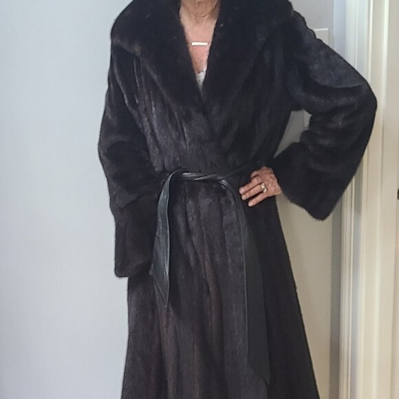 Full Length Natural Dark Ranch Mink Coat & Hat - Picture 1 of 5